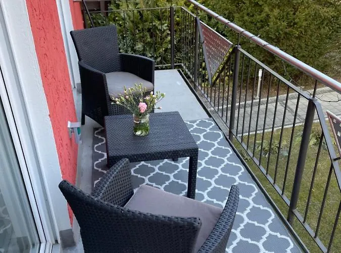 Apartment Tolle Mit Loggia In 100qm Bei Hof An Der Saale Frankenwald *